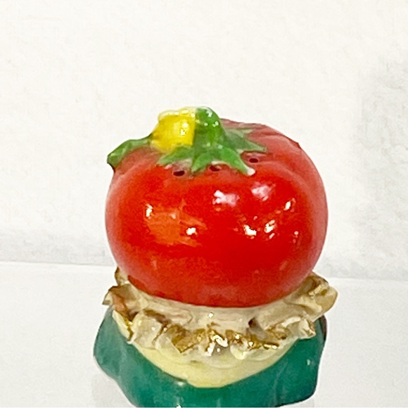 Vintage Miniature Tomato Salt/Pepper Shaker (one shaker) Made in Japan - Picture 6 of 9